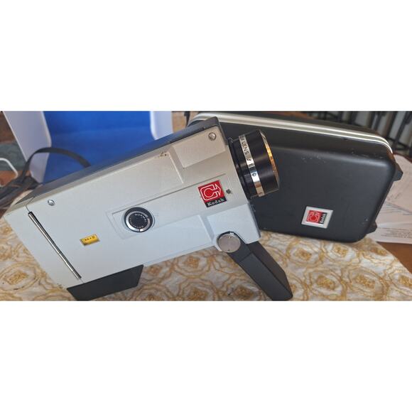 Kodak M6 Instamatic Super 8 Movie Camera w/ Hard Case- parts only - Picture 1 of 7